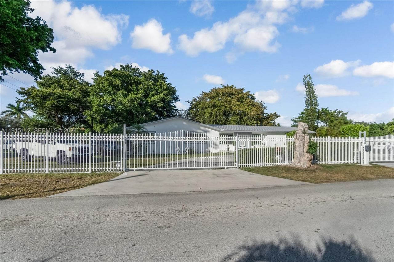12601 SW 204th St, Miami, FL 33177 Photo