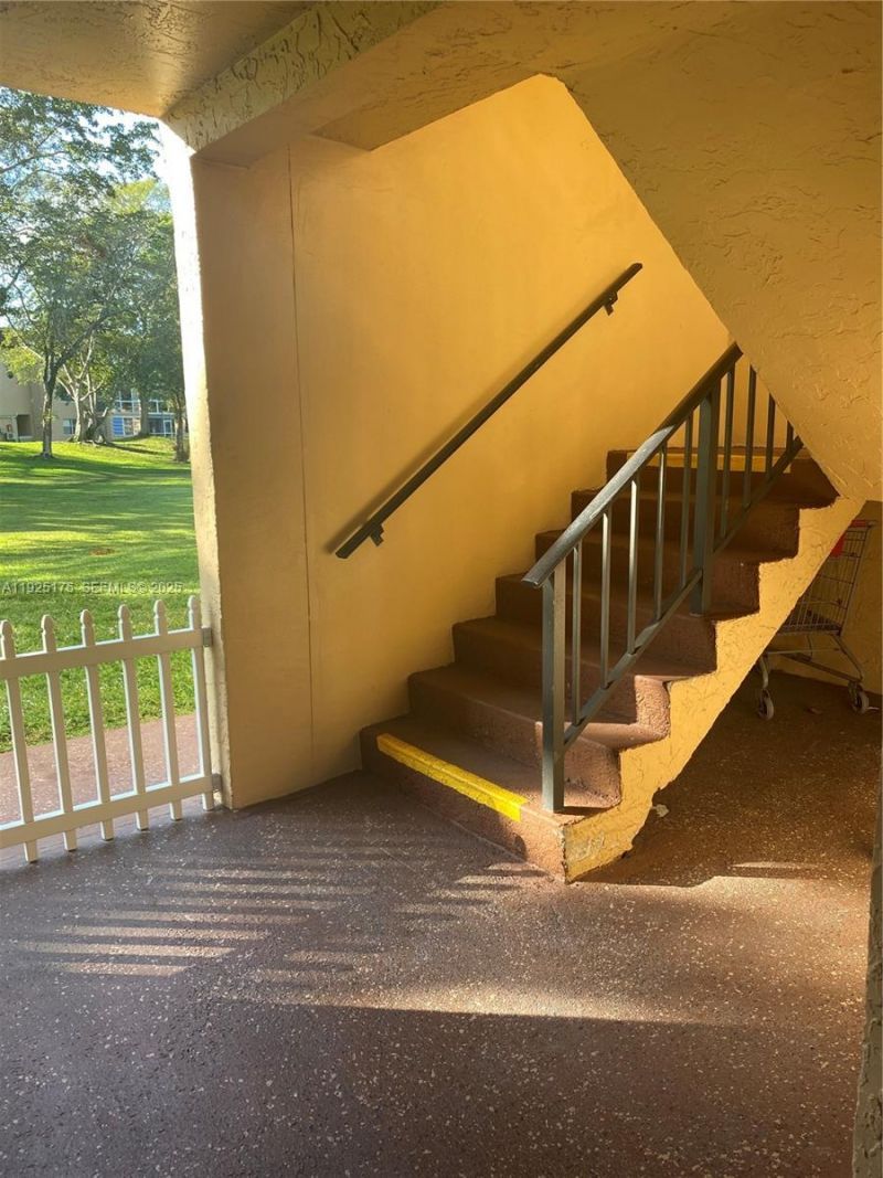 9261 Sunrise Lakes Blvd, Unit 103, Sunrise, FL 33322 Photo