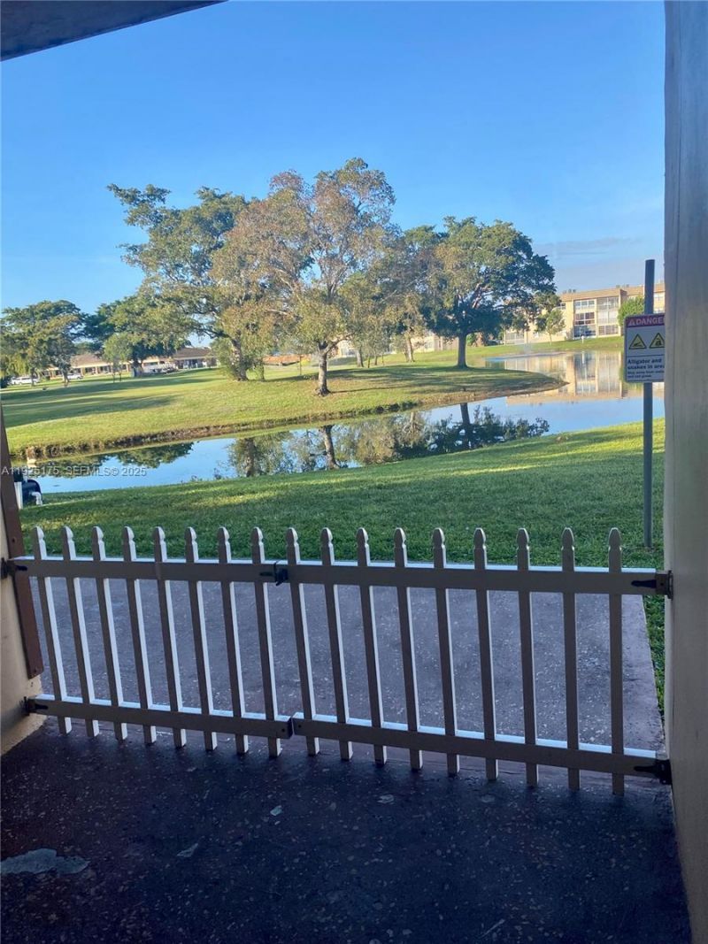 9261 Sunrise Lakes Blvd, Unit 103, Sunrise, FL 33322 Photo