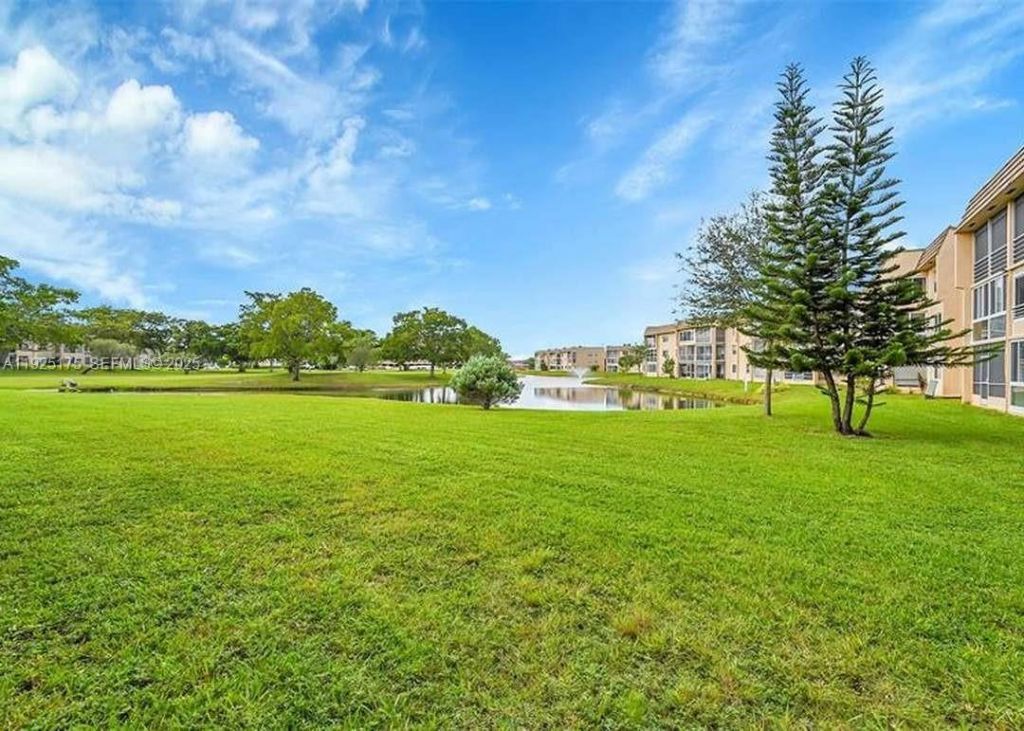 9261 Sunrise Lakes Blvd, Unit 103, Sunrise, FL 33322 Photo