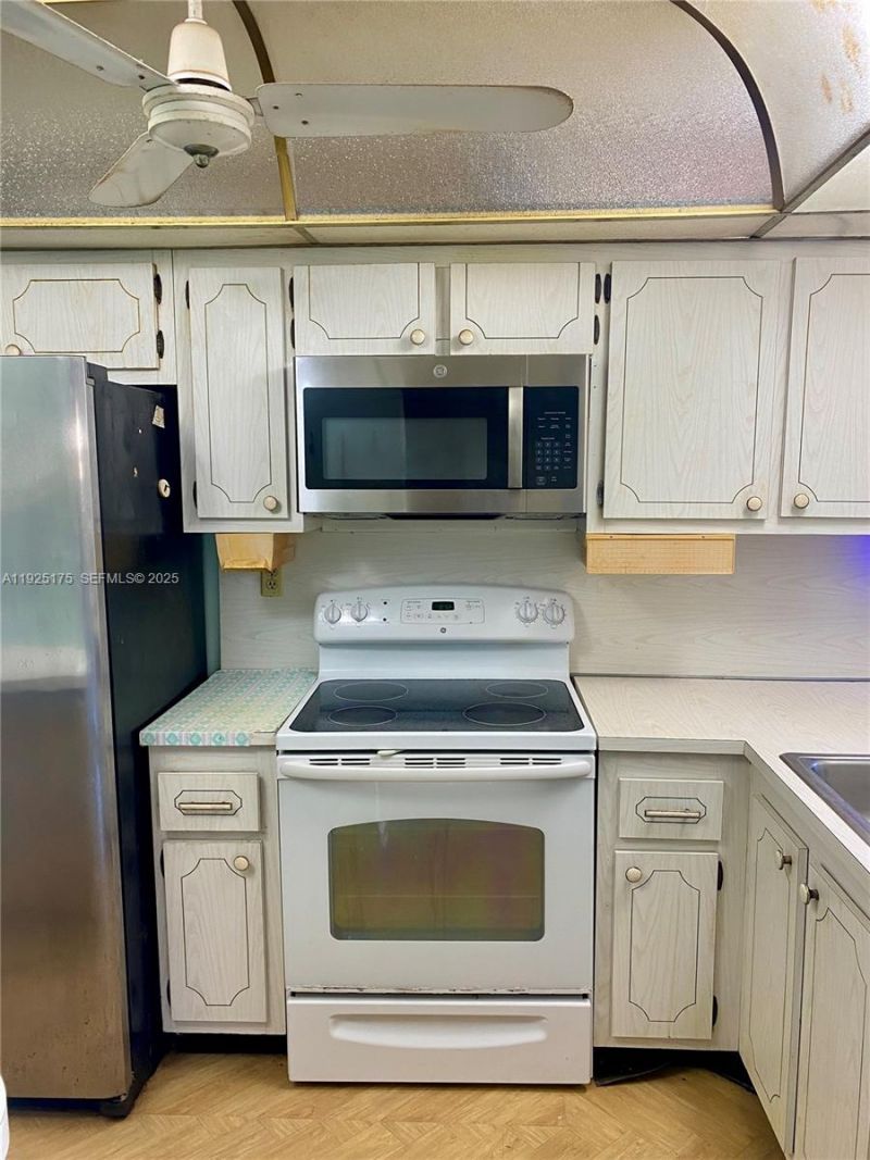 9261 Sunrise Lakes Blvd, Unit 103, Sunrise, FL 33322 Photo