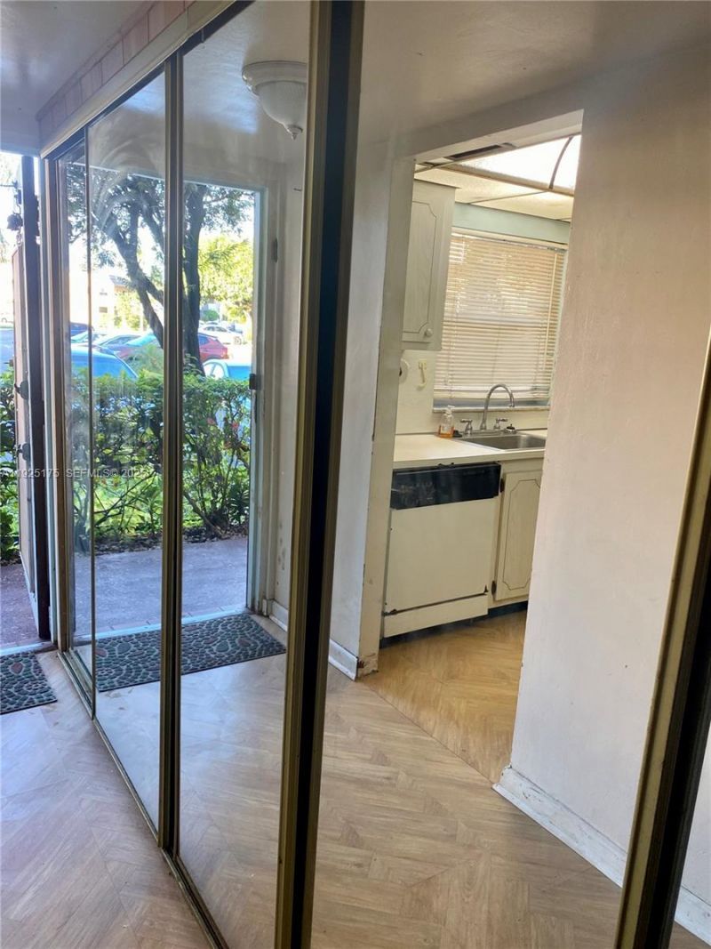 9261 Sunrise Lakes Blvd, Unit 103, Sunrise, FL 33322 Photo