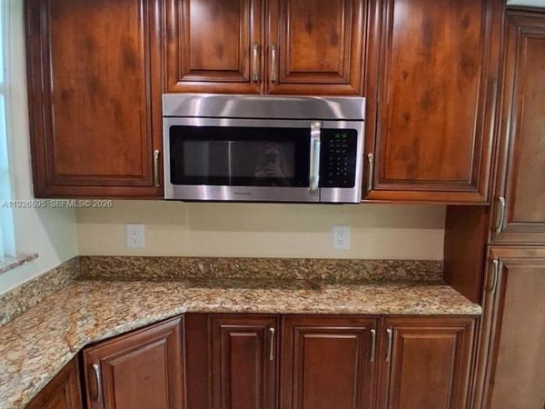 2905 Point East Dr, Unit L302, Aventura, FL 33160