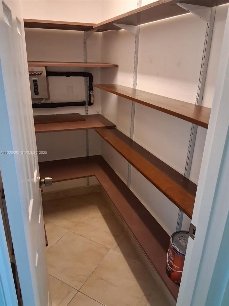 2905 Point East Dr, Unit L302, Aventura, FL 33160 Photo