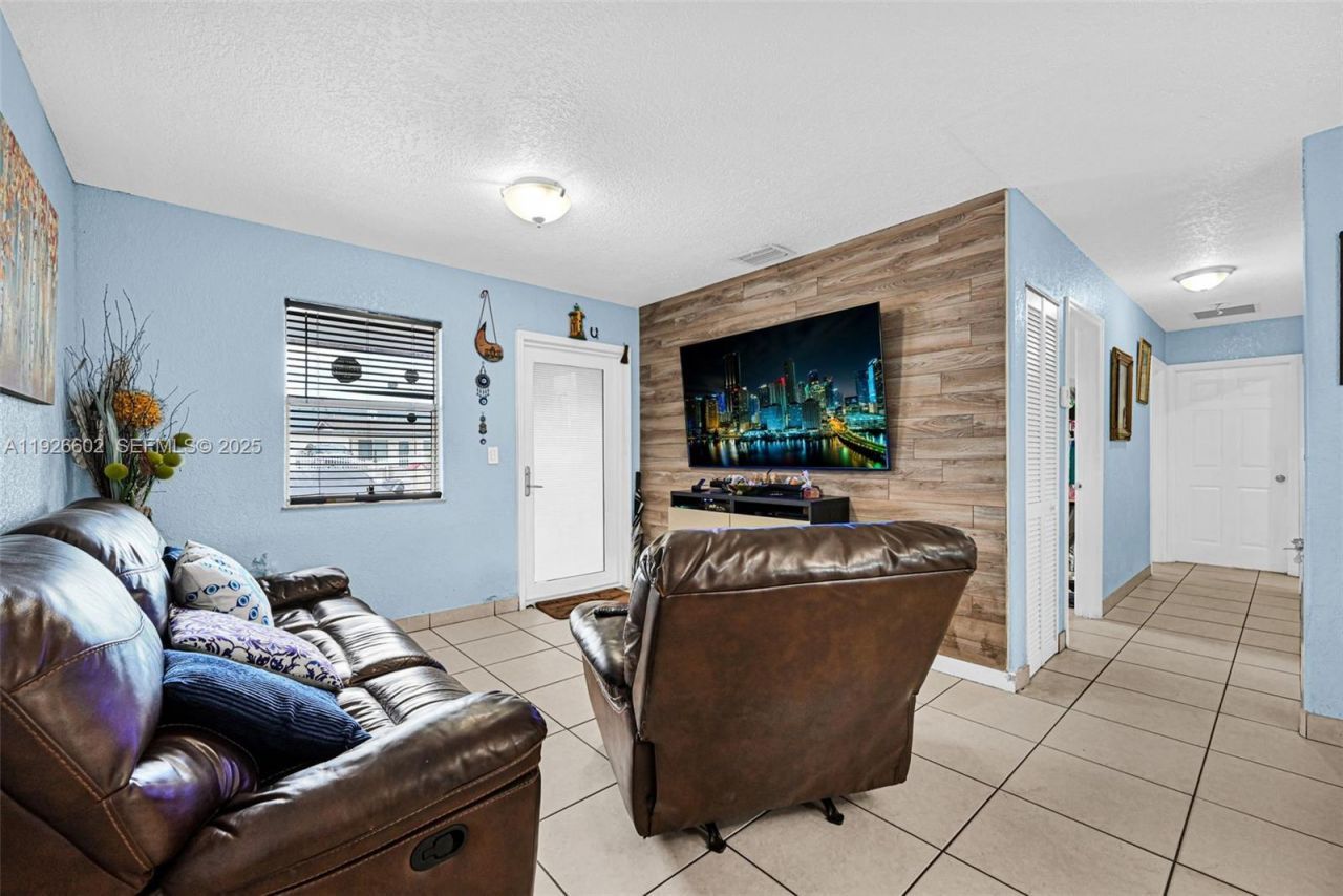 4020 E 10th Ave, Hialeah, FL 33013 Photo