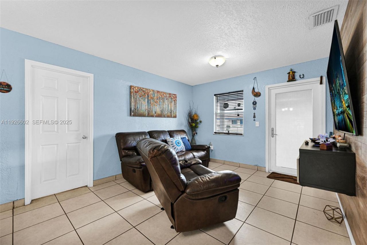 4020 E 10th Ave, Hialeah, FL 33013 Photo