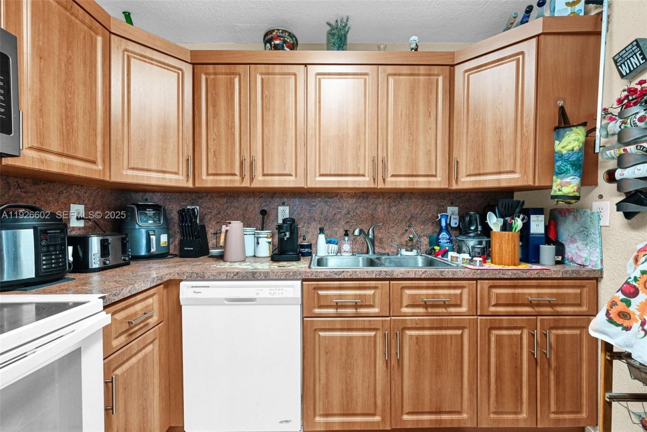 4020 E 10th Ave, Hialeah, FL 33013 Photo