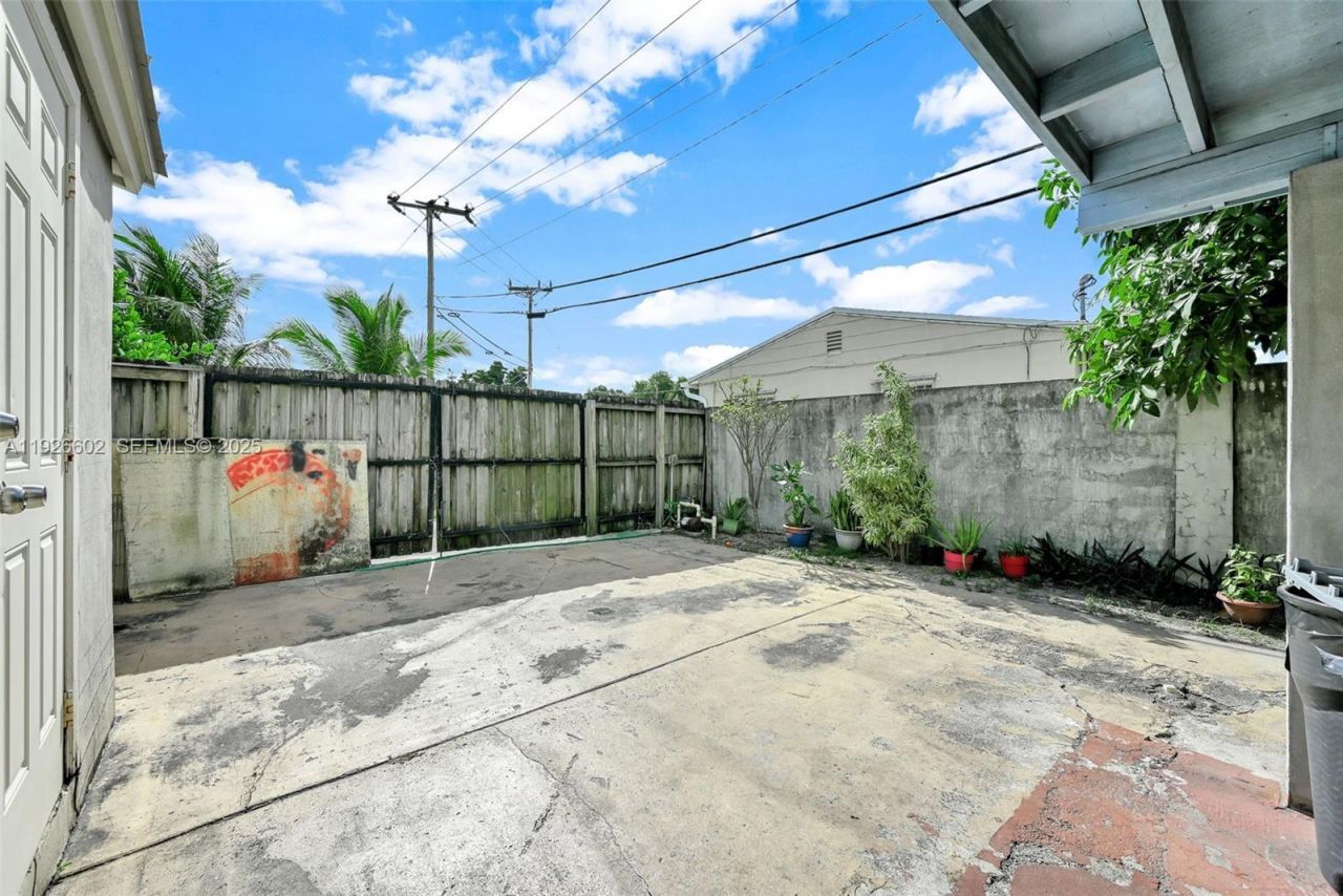 4020 E 10th Ave, Hialeah, FL 33013 Photo
