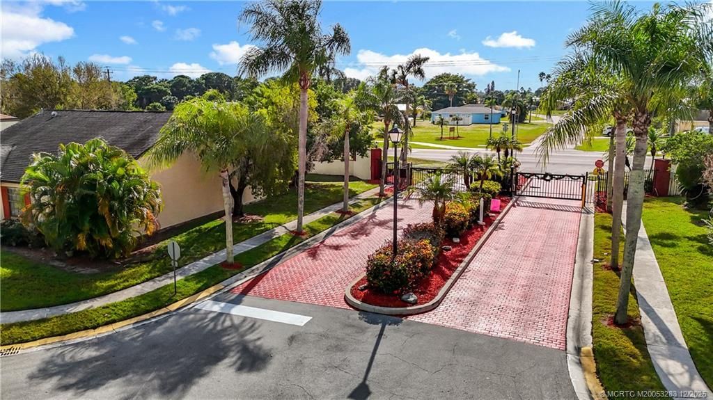 2388 SE Breckenridge Circle, Port Saint Lucie, FL 34952 Photo