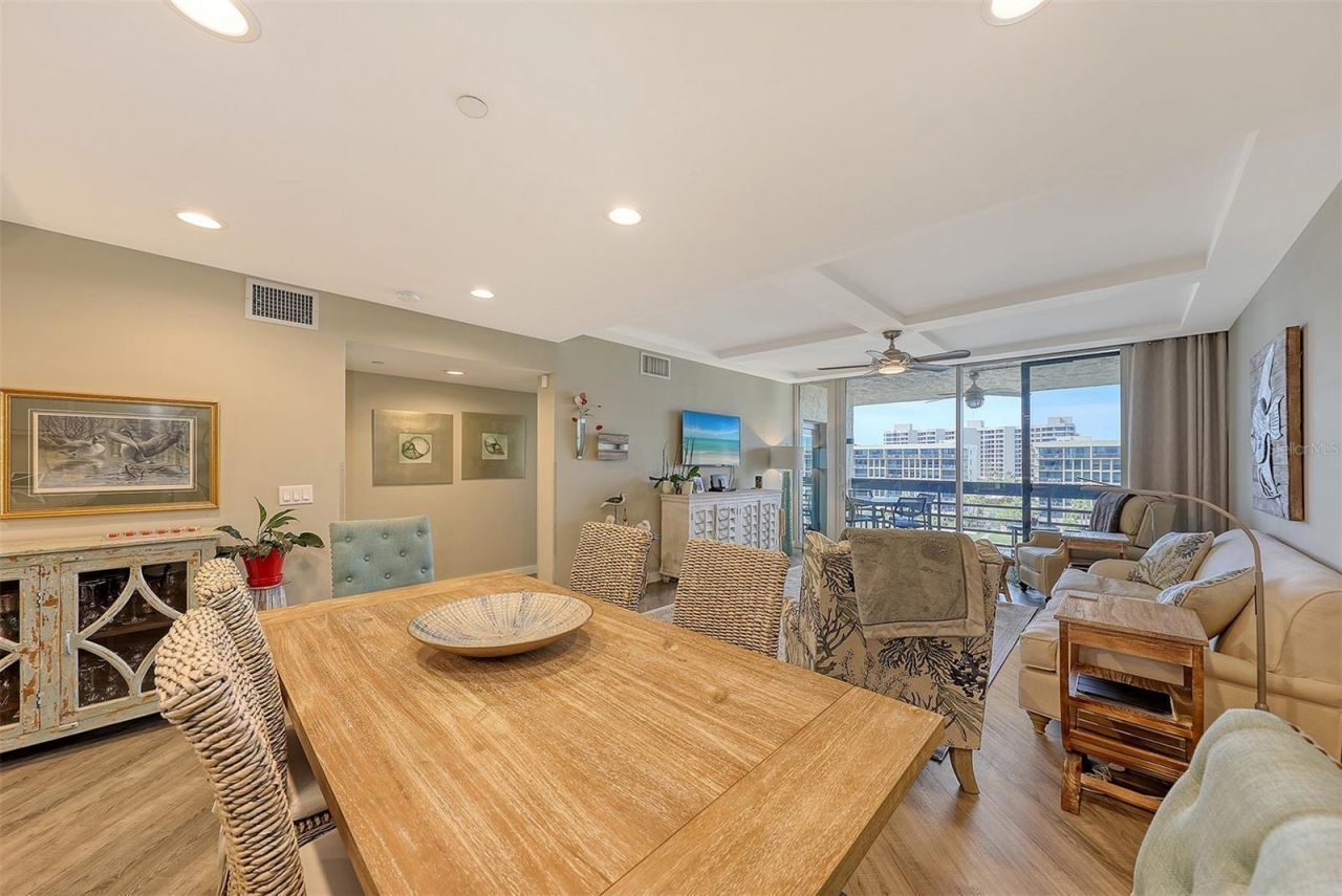 1095 Gulf Of Mexico Drive, Unit 502, Longboat Key, FL 34228 Photo