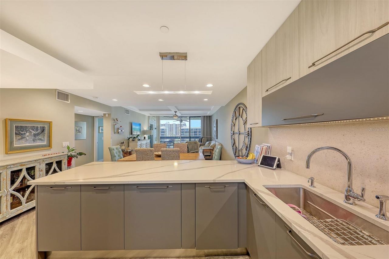 1095 Gulf Of Mexico Drive, Unit 502, Longboat Key, FL 34228 Photo