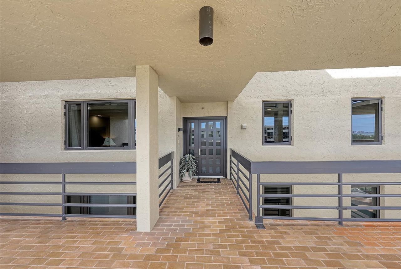 1095 Gulf Of Mexico Drive, Unit 502, Longboat Key, FL 34228 Photo