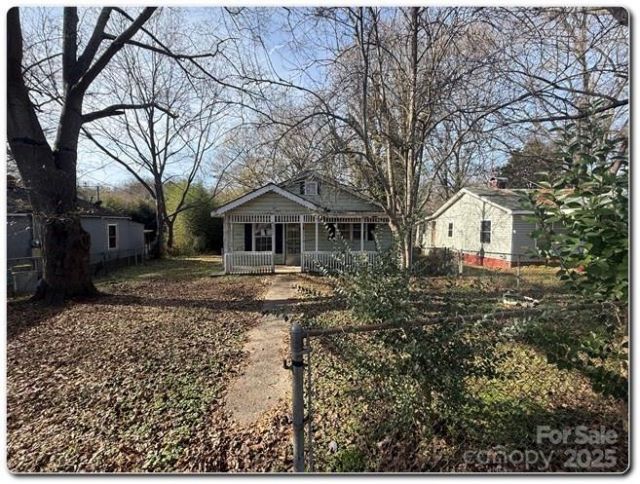 515 S Maple Street, Dallas, NC 28034 Main Photo