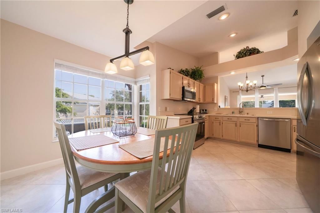 440 Wiggins Lake Ct, Unit 201, Naples, FL 34110 Photo