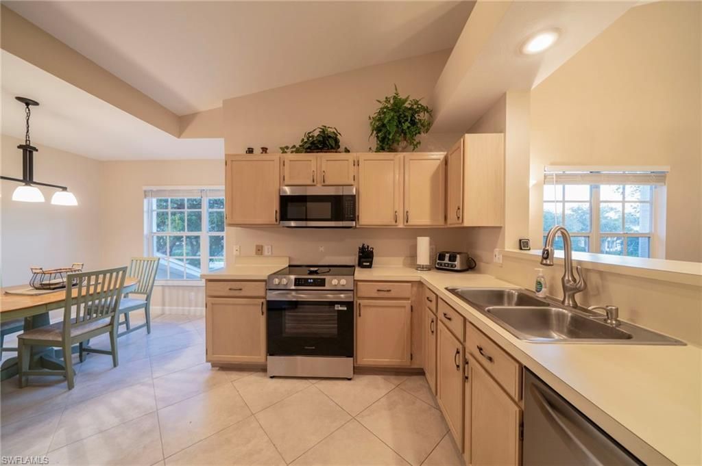 440 Wiggins Lake Ct, Unit 201, Naples, FL 34110 Photo
