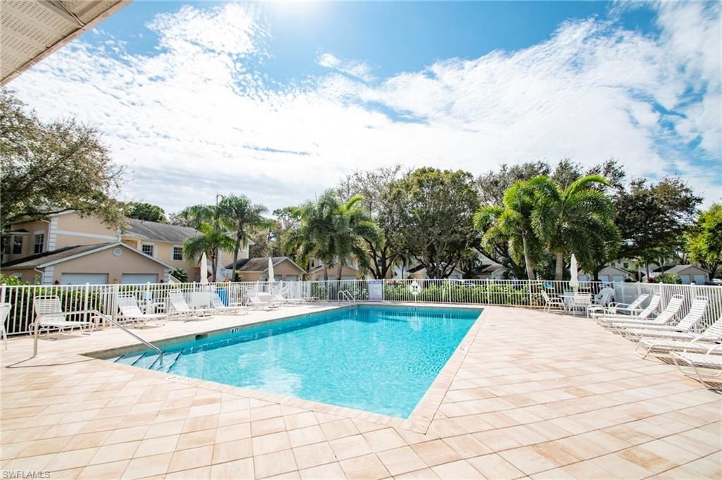 440 Wiggins Lake Ct, Unit 201, Naples, FL 34110 Photo