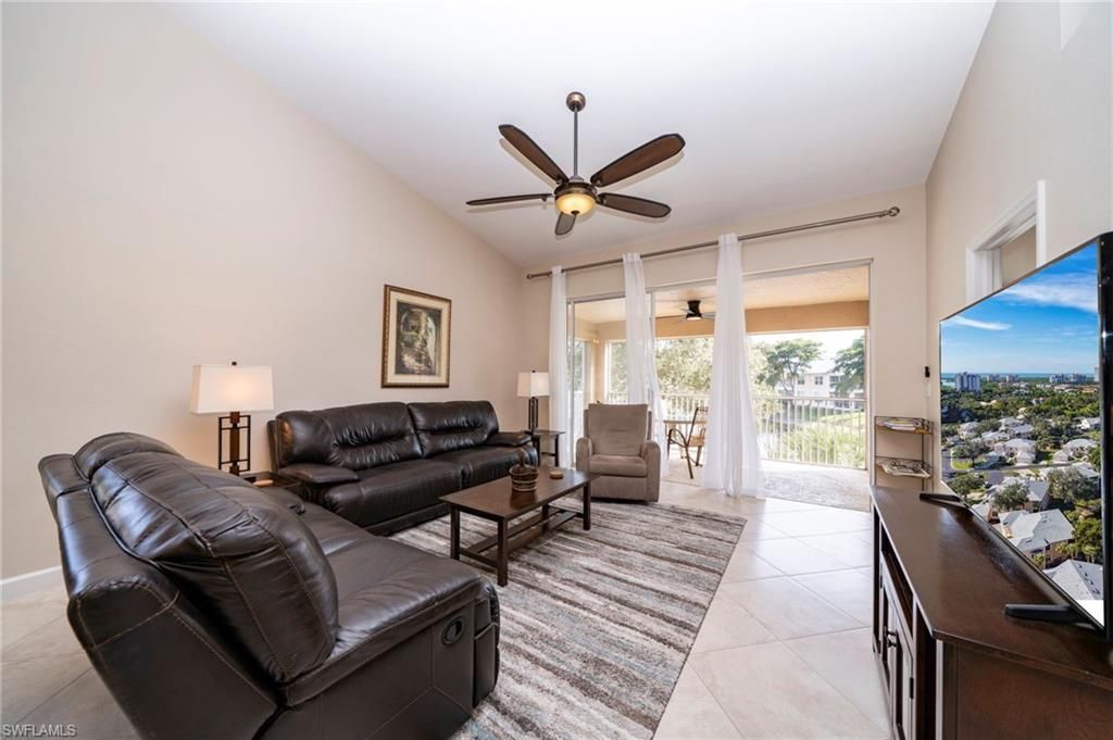 440 Wiggins Lake Ct, Unit 201, Naples, FL 34110 Photo