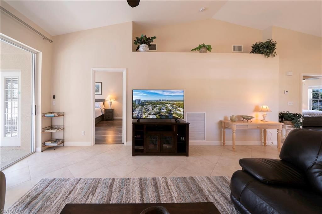 440 Wiggins Lake Ct, Unit 201, Naples, FL 34110 Photo