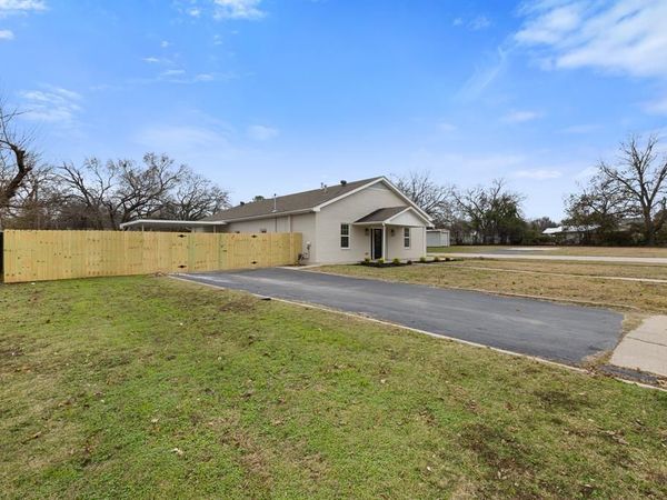 1812 Carpenter Street, Bridgeport, TX 76426
