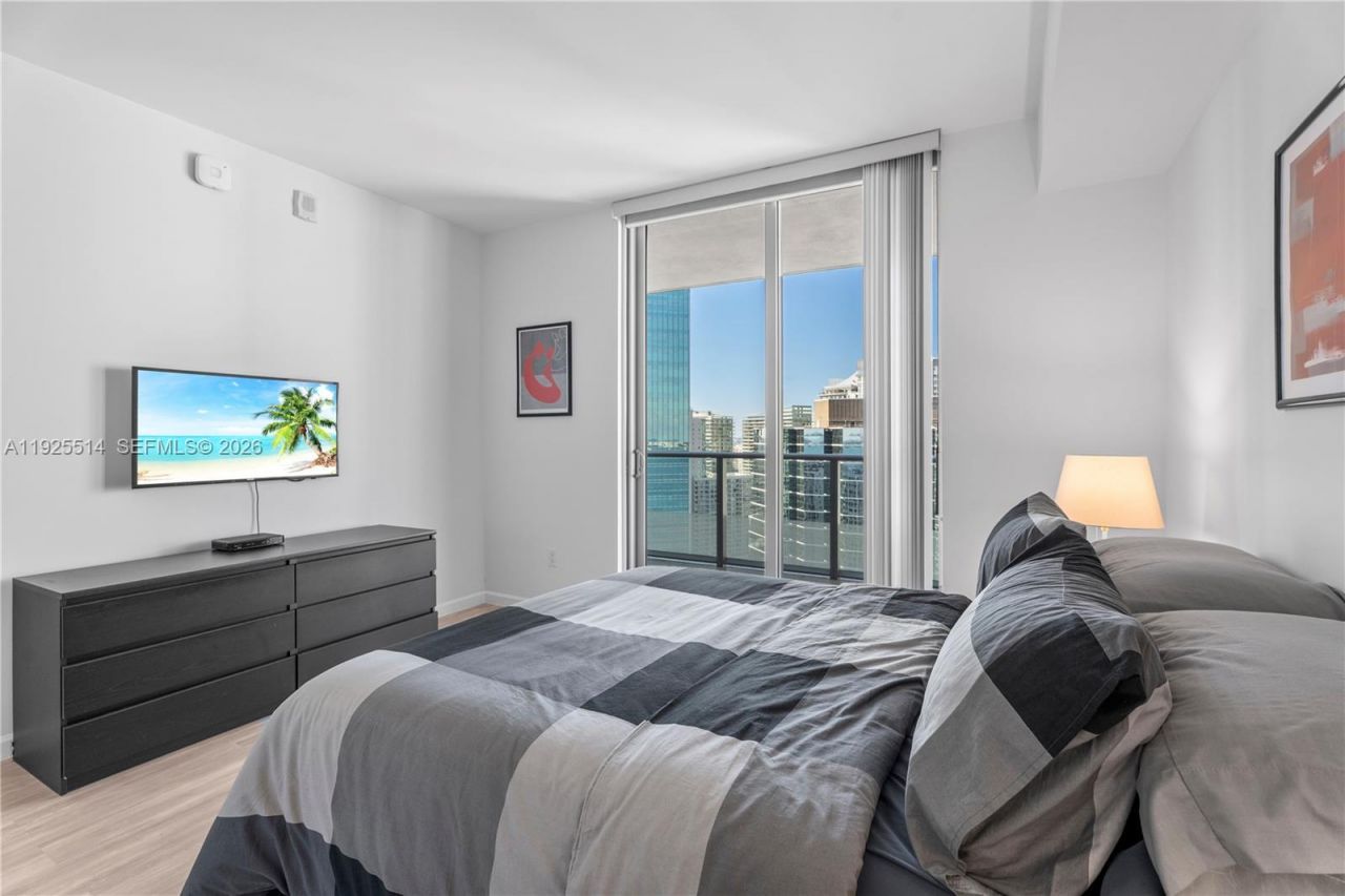 1300 Brickell Bay Dr, Unit 3500, Miami, FL 33131 Photo