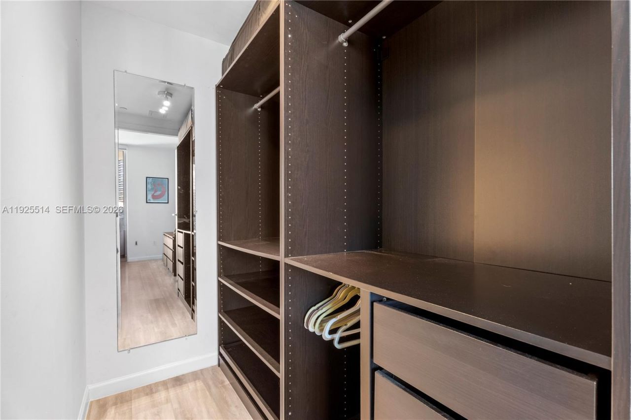 1300 Brickell Bay Dr, Unit 3500, Miami, FL 33131 Photo