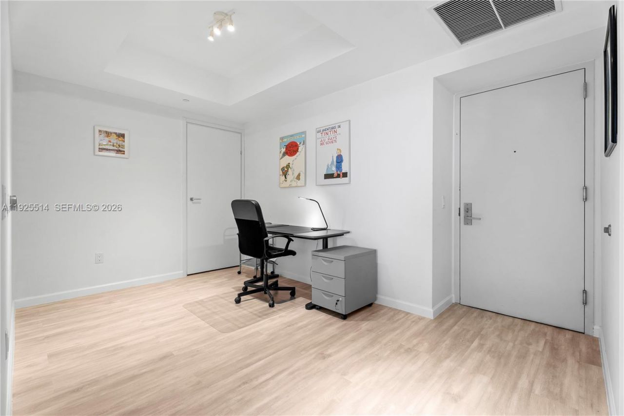 1300 Brickell Bay Dr, Unit 3500, Miami, FL 33131 Photo