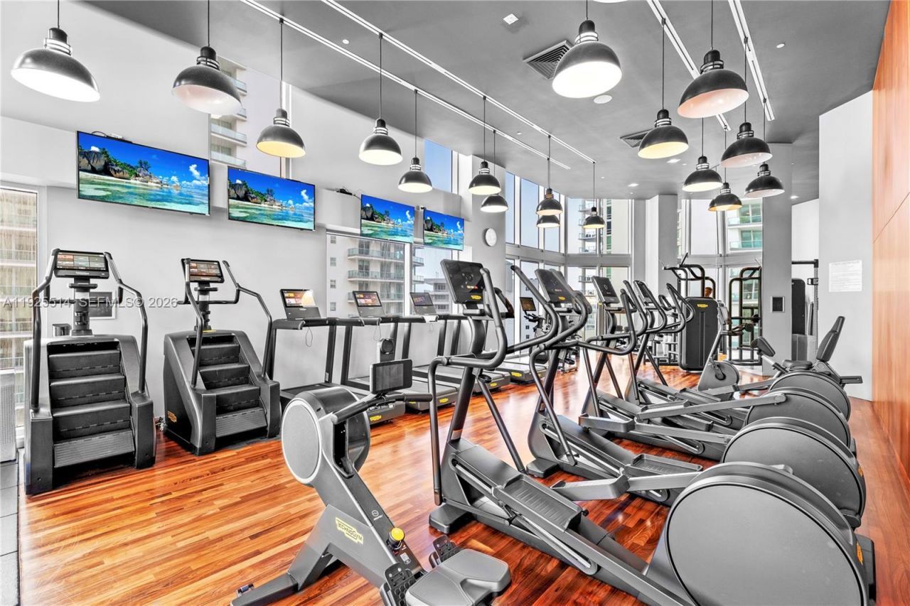 1300 Brickell Bay Dr, Unit 3500, Miami, FL 33131 Photo