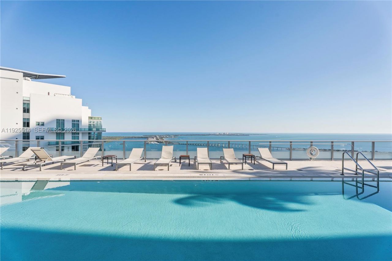 1300 Brickell Bay Dr, Unit 3500, Miami, FL 33131 Photo