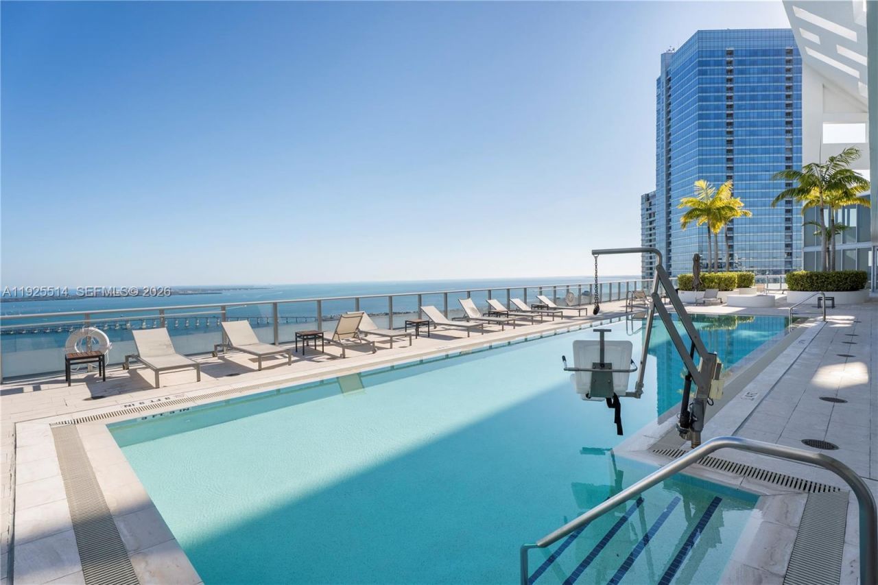 1300 Brickell Bay Dr, Unit 3500, Miami, FL 33131 Photo