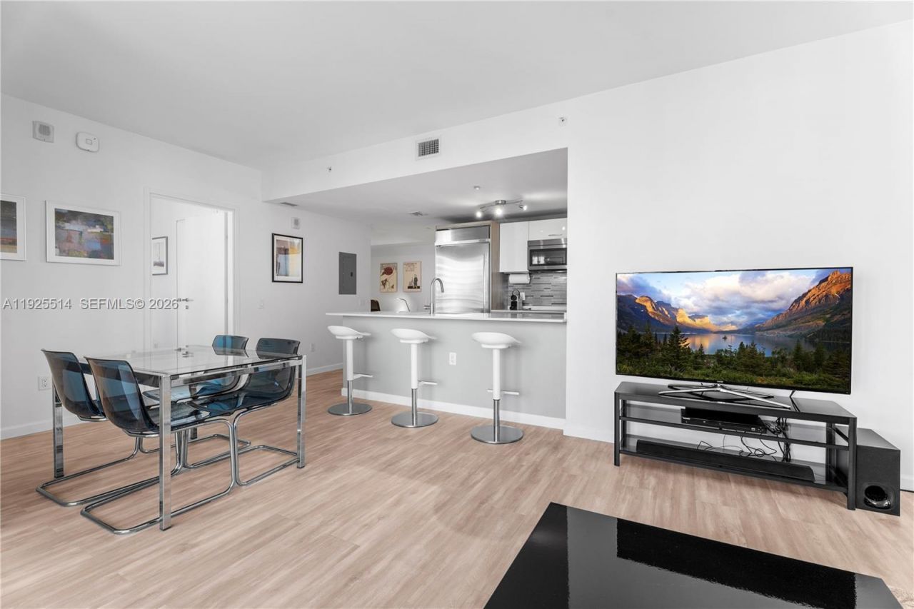 1300 Brickell Bay Dr, Unit 3500, Miami, FL 33131 Photo