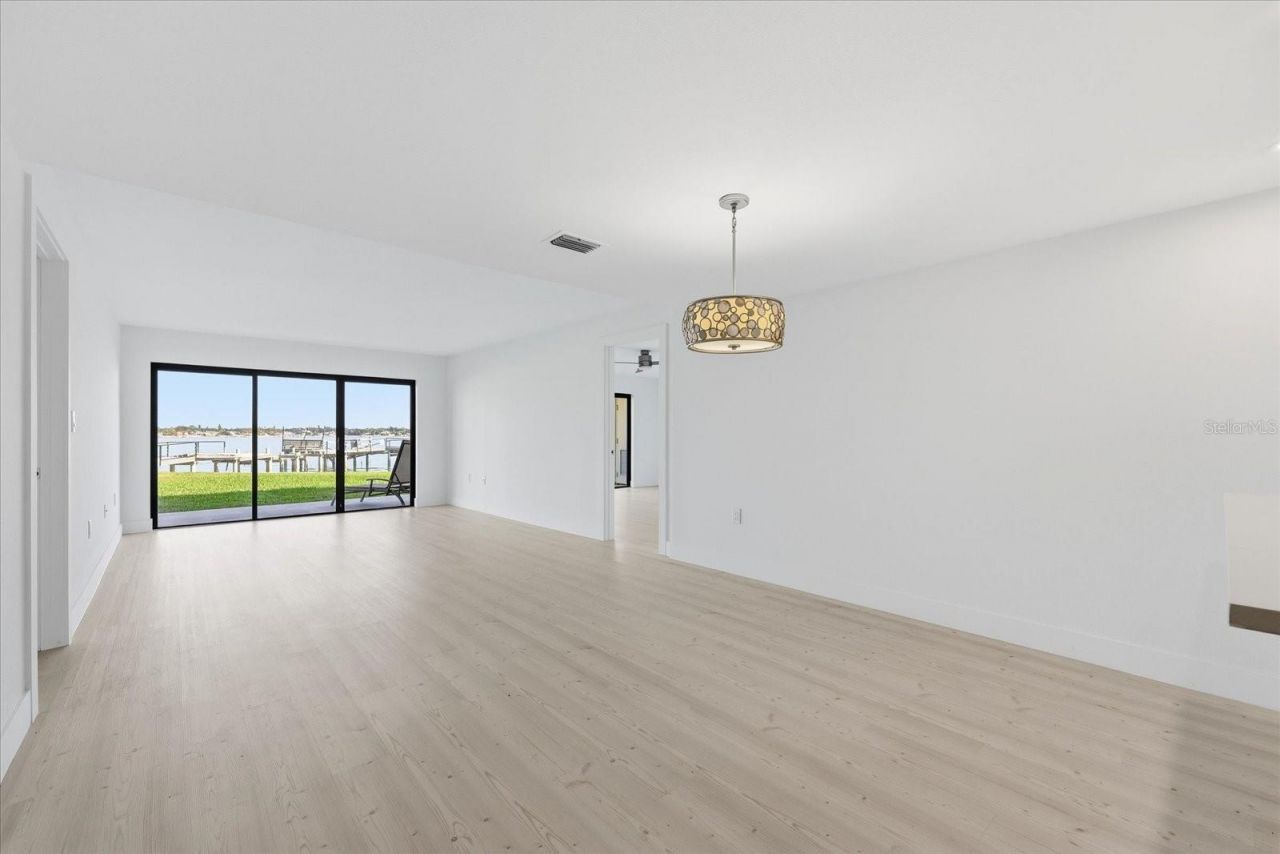 7520 Sunshine Skyway Lane S, Unit T19, Saint Petersburg, FL 33711 Photo