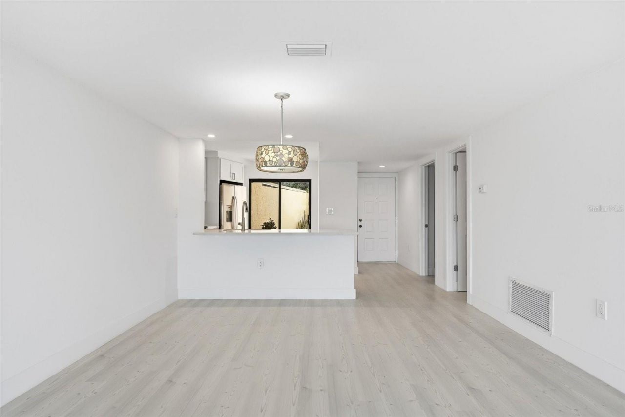 7520 Sunshine Skyway Lane S, Unit T19, Saint Petersburg, FL 33711 Photo