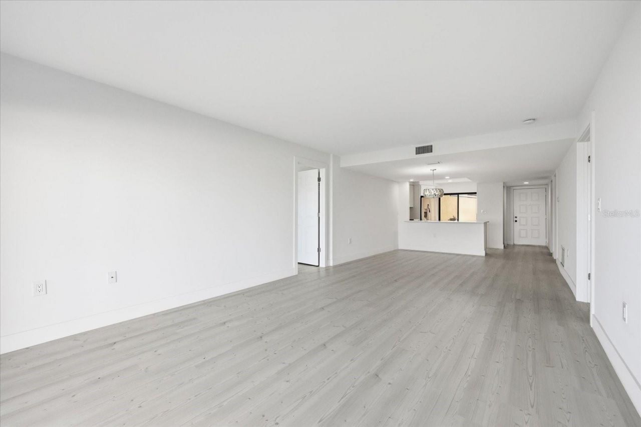 7520 Sunshine Skyway Lane S, Unit T19, Saint Petersburg, FL 33711 Photo