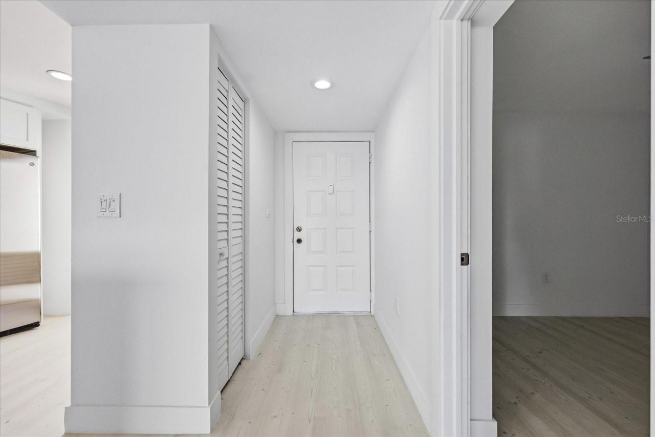 7520 Sunshine Skyway Lane S, Unit T19, Saint Petersburg, FL 33711 Photo