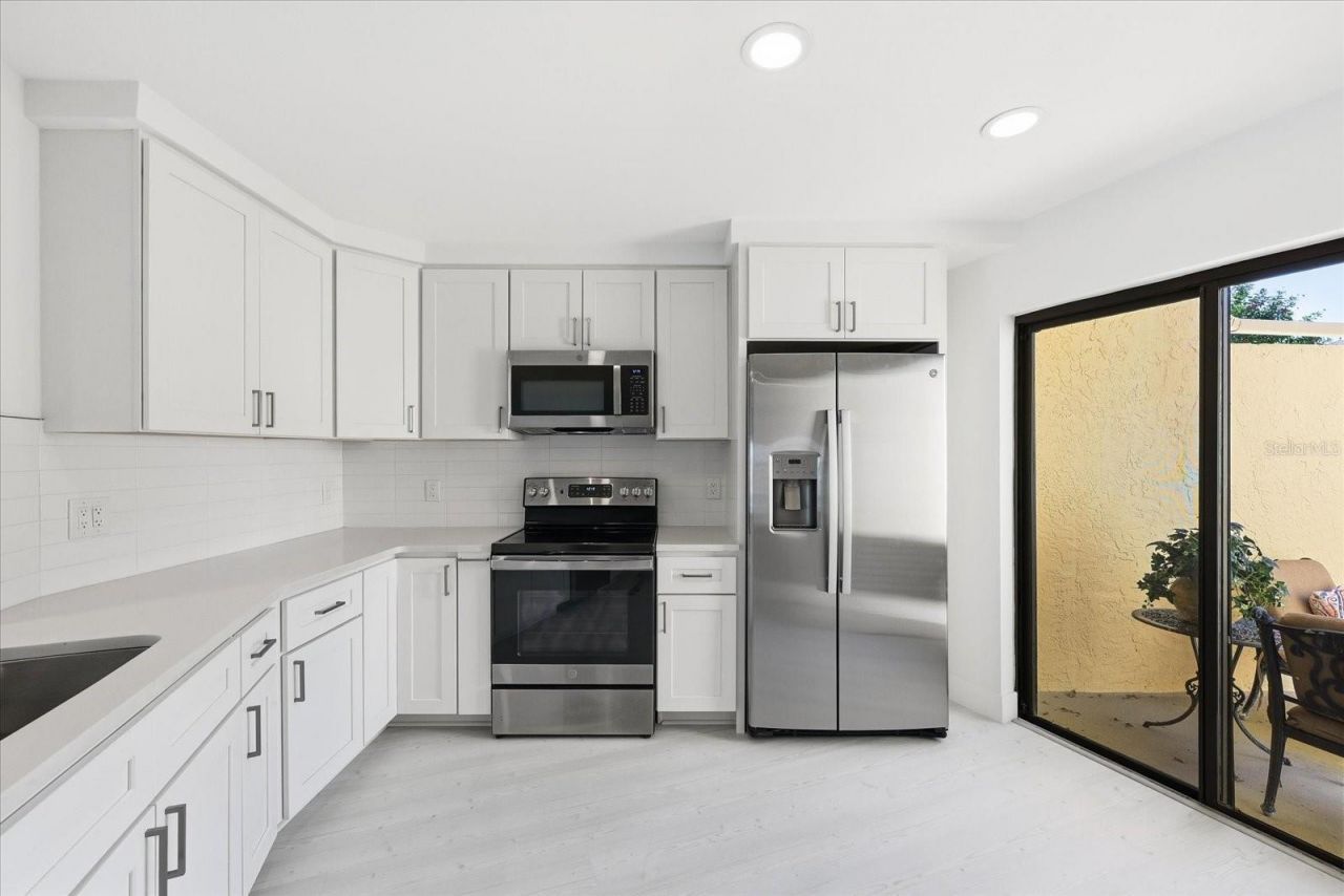 7520 Sunshine Skyway Lane S, Unit T19, Saint Petersburg, FL 33711 Photo