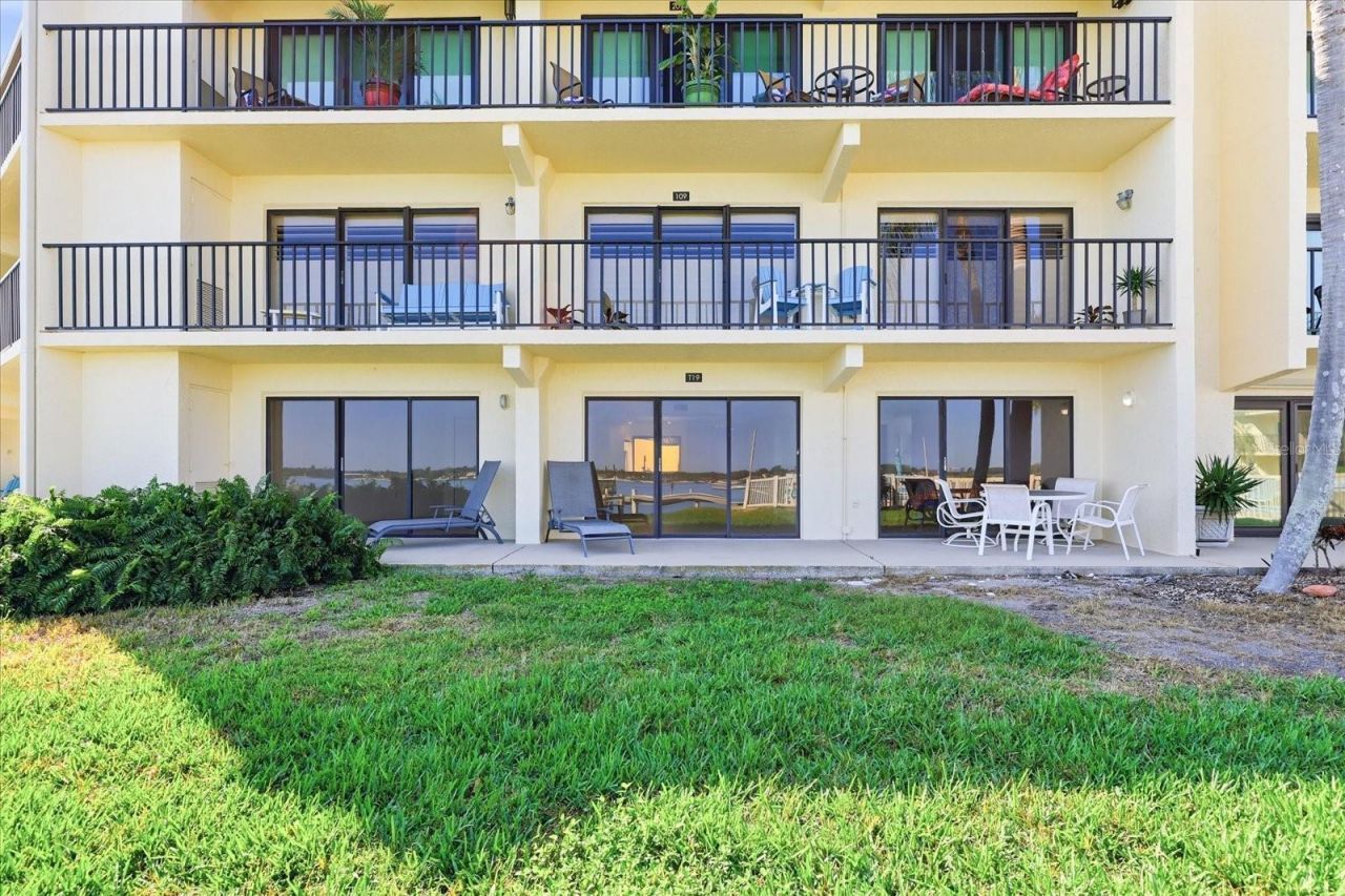 7520 Sunshine Skyway Lane S, Unit T19, Saint Petersburg, FL 33711 Photo