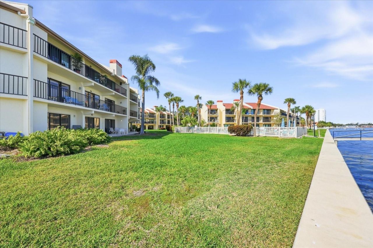 7520 Sunshine Skyway Lane S, Unit T19, Saint Petersburg, FL 33711 Photo