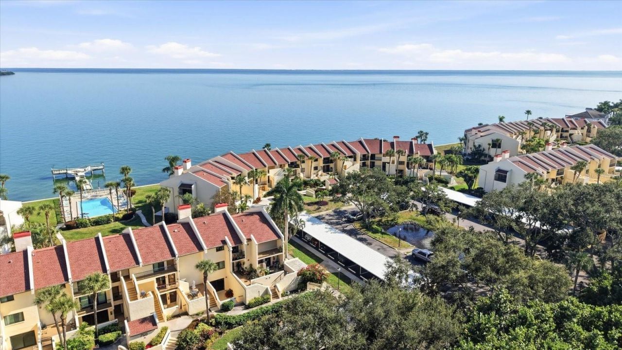 7520 Sunshine Skyway Lane S, Unit T19, Saint Petersburg, FL 33711 Photo