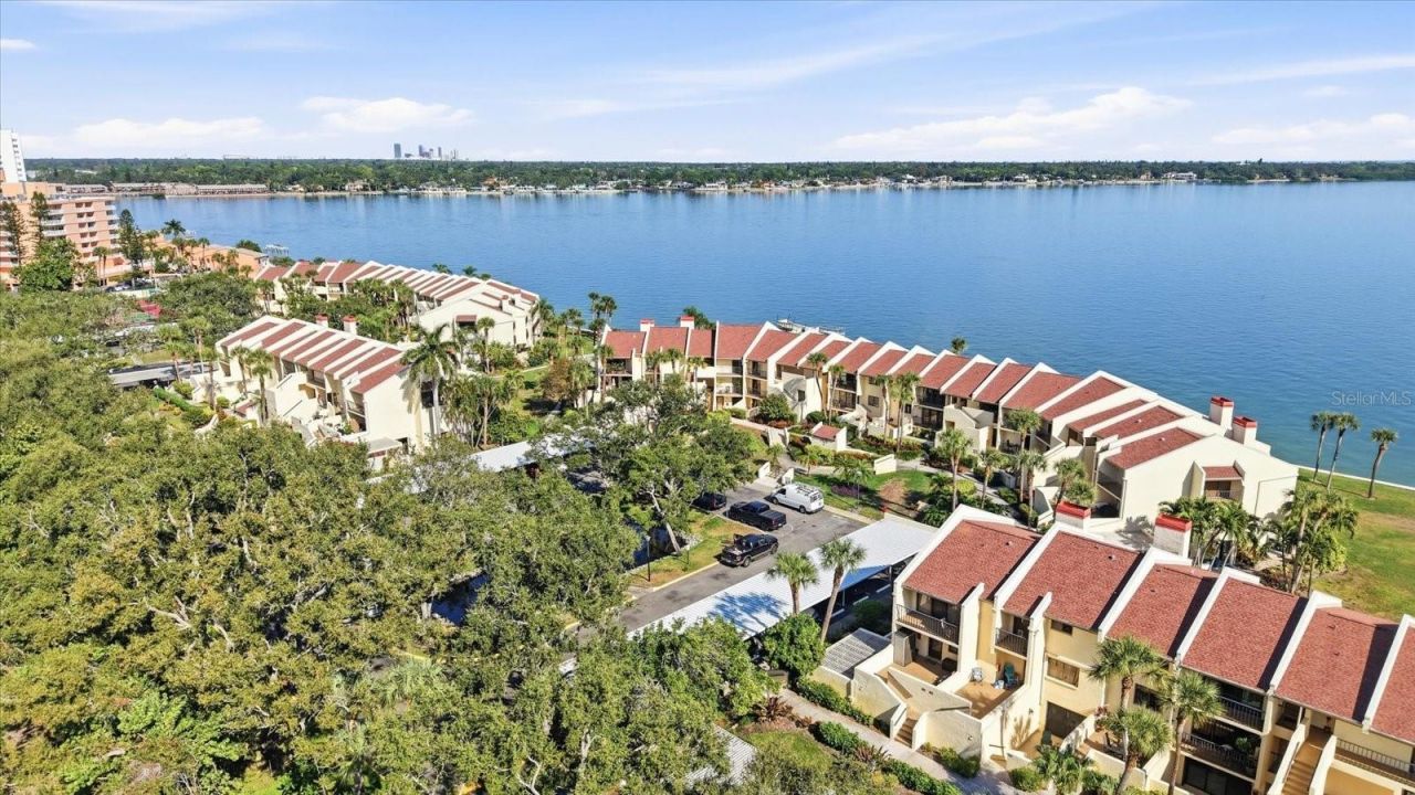 7520 Sunshine Skyway Lane S, Unit T19, Saint Petersburg, FL 33711 Photo