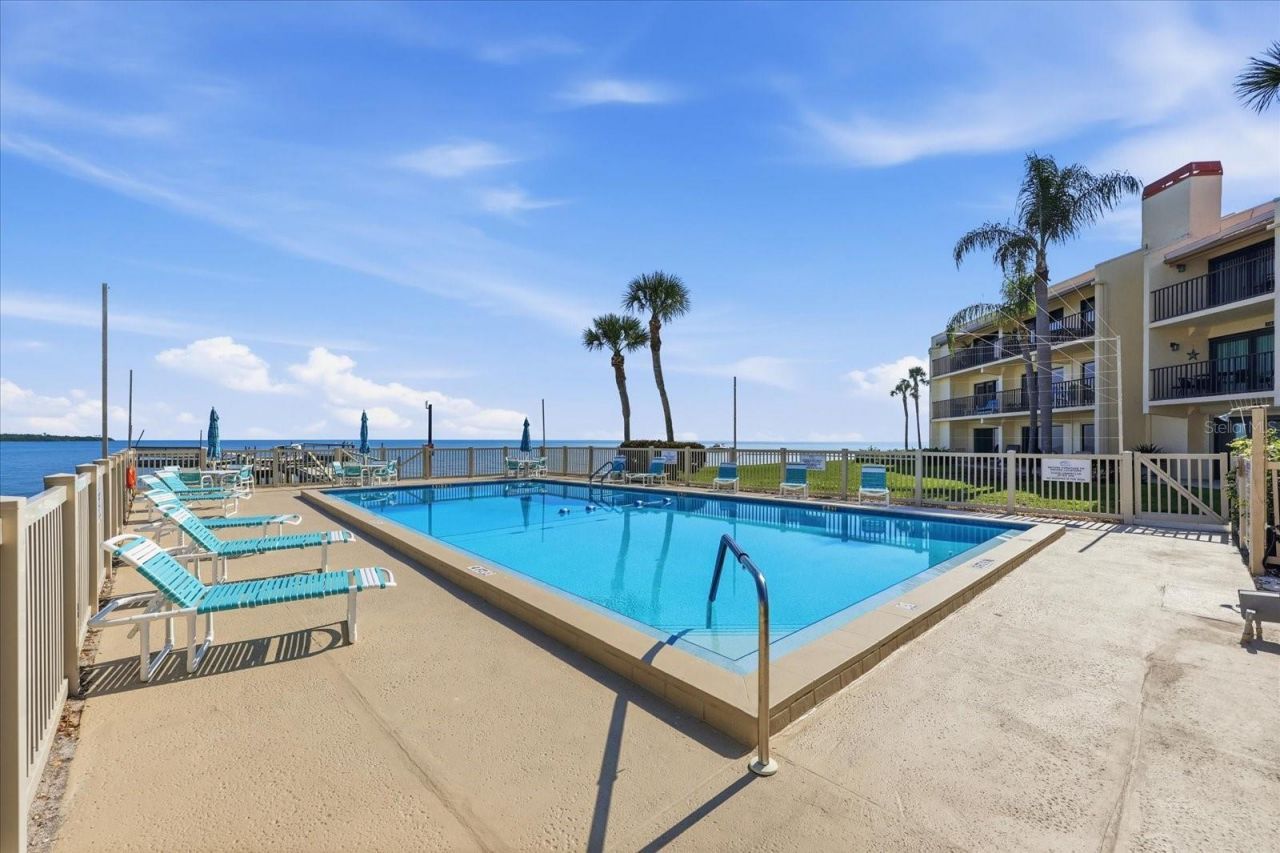 7520 Sunshine Skyway Lane S, Unit T19, Saint Petersburg, FL 33711 Photo