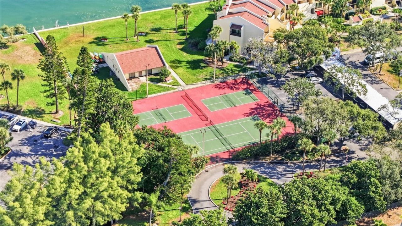 7520 Sunshine Skyway Lane S, Unit T19, Saint Petersburg, FL 33711 Photo