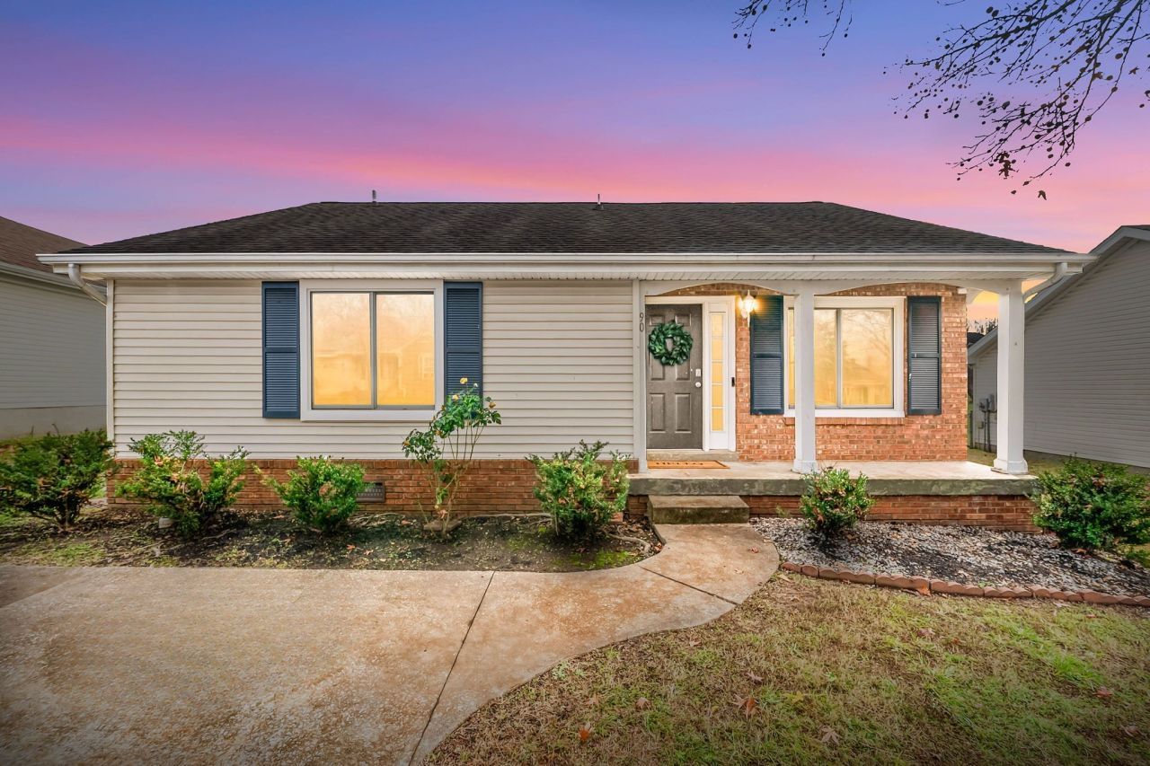 90 Grassmire Dr, Clarksville, TN 37042 Main Photo