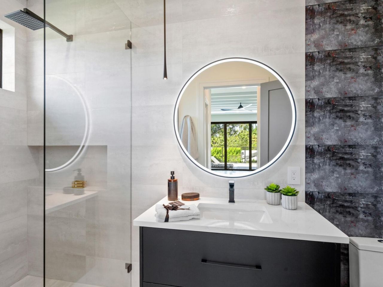 2467 Hyde Park Street, Sarasota, FL 34239 Photo