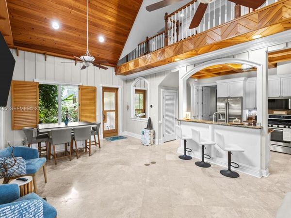 9066 SE Athena St, Hobe Sound, FL 33455