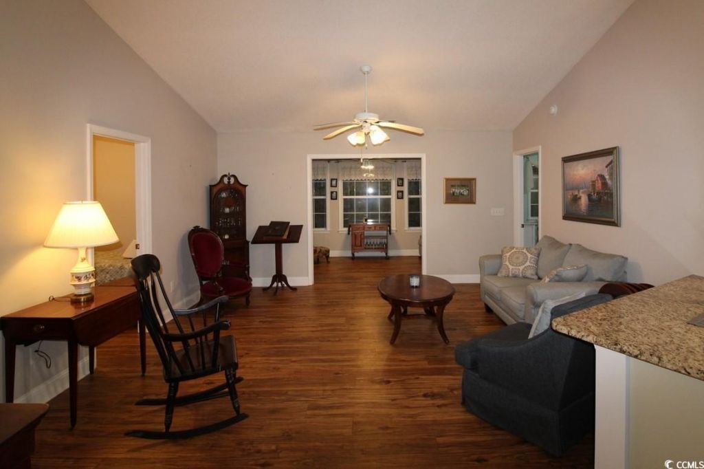 1514 St. George Ln. Photo 4