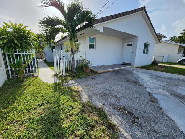 2438 SW 114th Ave, Miami, FL 33165