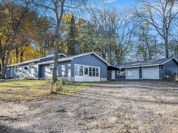 13774 Shaftsburg Road, Perry, MI 48872