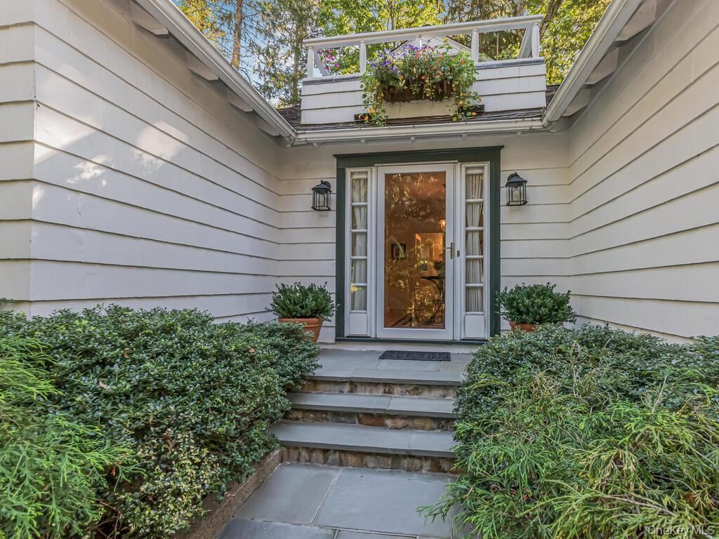 105 Douglas Road, Chappaqua, NY 10514 Main Photo