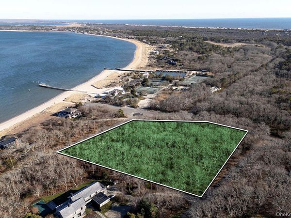 15 Cross Highway, Amagansett, NY 11930