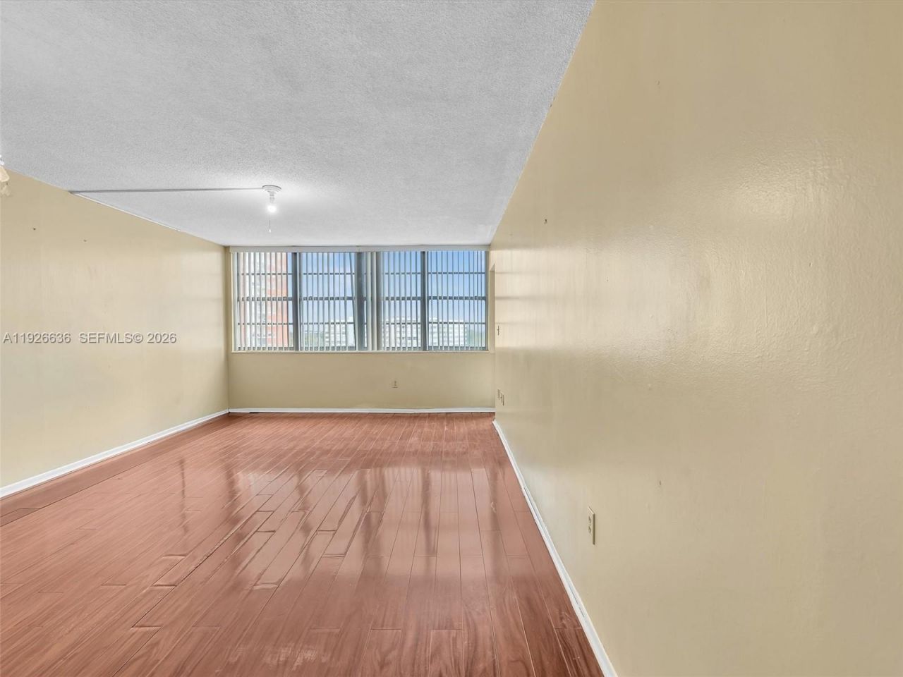 1301 NE Miami Gardens Dr, Unit 813W, Miami, FL 33179 Photo